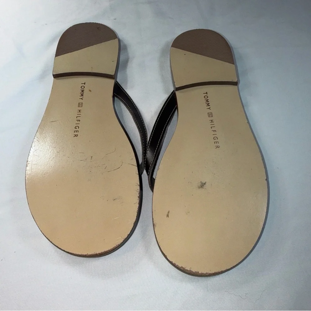 Tommy Hilfiger Black and Tan‎ Flip Flops for Women Thong